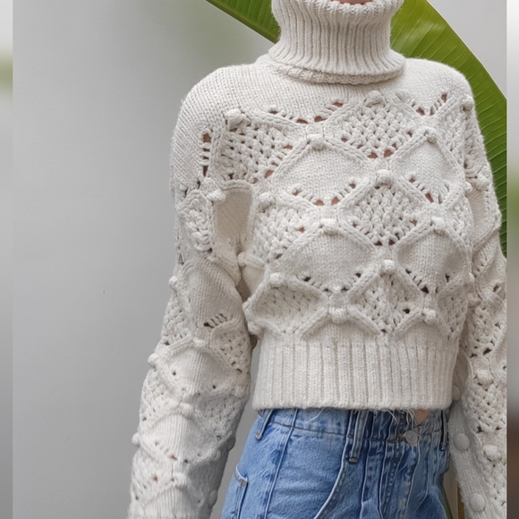Zara Sweaters - Zara Sweater with cable knit detailing. Buttoned cuffs and sides. Size S